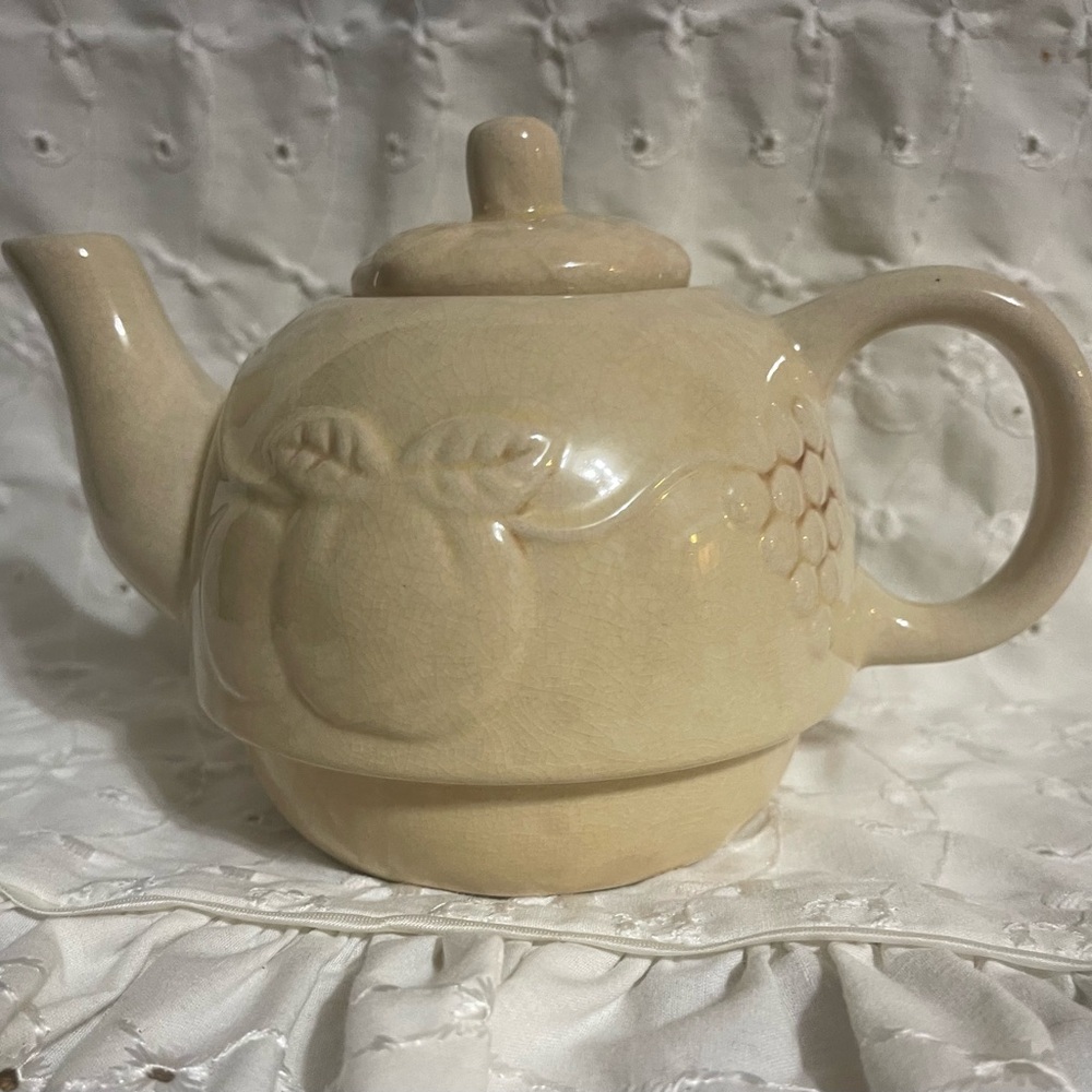 Tea for One Teapot with Raised Fruit-Cream color